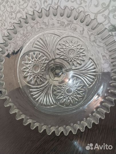 Старинная ваза для фруктов или конфет