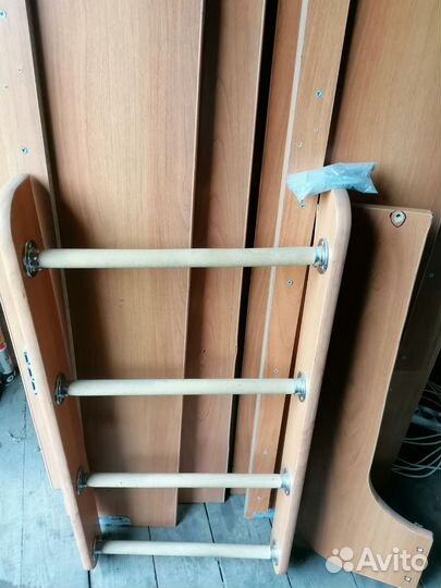 Двухъярусная кровать