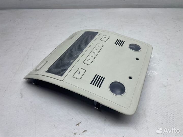 Плафон освещения салона Volkswagen Touareg FL 3.6