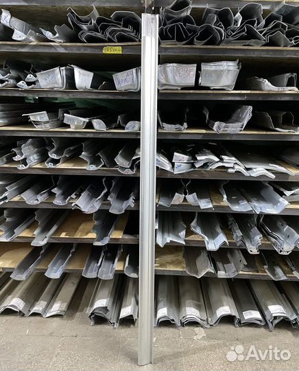 Порог Mitsubishi Space Gear, Mitsubishi L400 1994