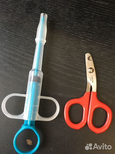 Расчески,таблеткодаватель,кусачки животных