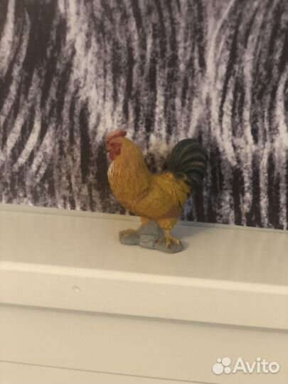 Петух фигурка