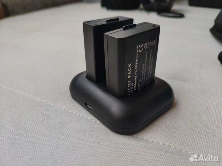 Зарядное устройство +аккумуляторы для фотоаппарата