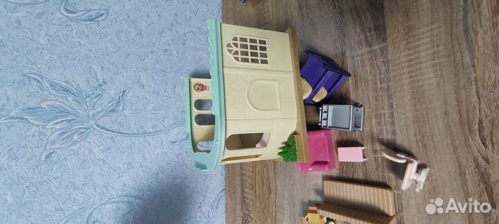 Кукольный домик с мебелью
