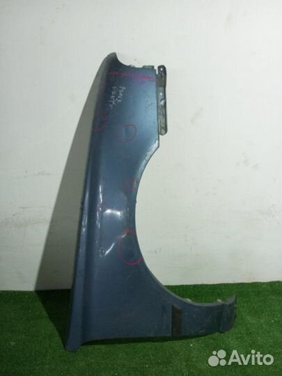 Крыло переднее правое Nissan Wingroad 1996-1999