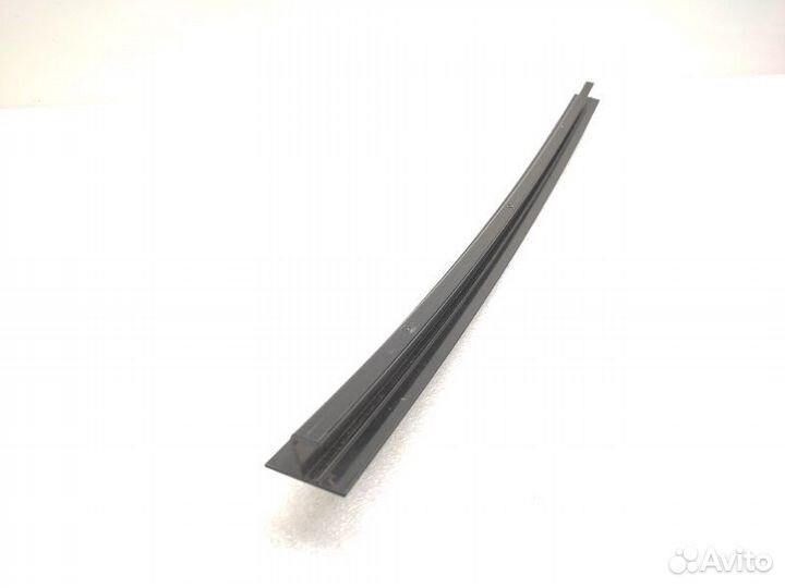 Молдинг стекла задний правый Bmw X5 E70 2010