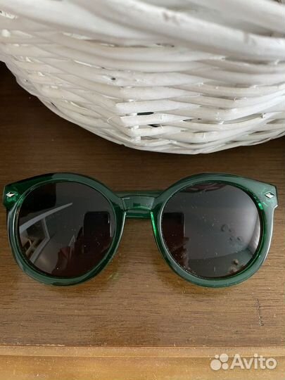 Солнцезащитные очки разные