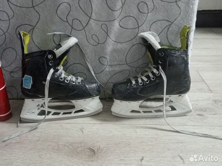 Хоккейные коньки bauer