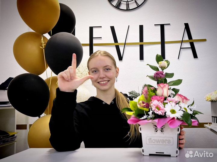 Администратор в студию балета и растяжки