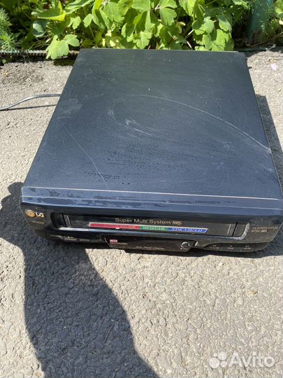 Видеомагнитофон