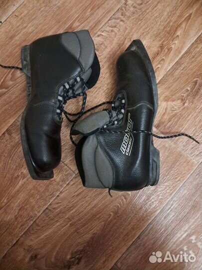 Лыжные ботинки