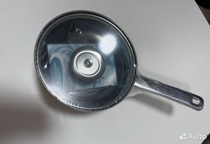 Ковш с крышкой новый 1.6 л