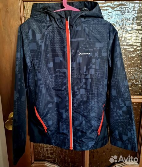 Ветровка для мальчика новая 134 demix