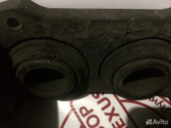 Суппорт передний правый 4-рот Lexus LS460/460L