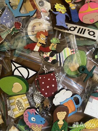 Деревянные значки 60шт