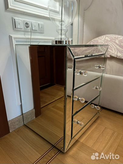 Тумба прикроватная италия