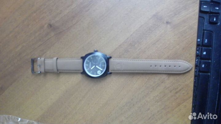 Наручные новые мужские часы 