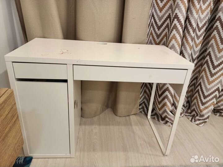 Письменный стол для школьника IKEA