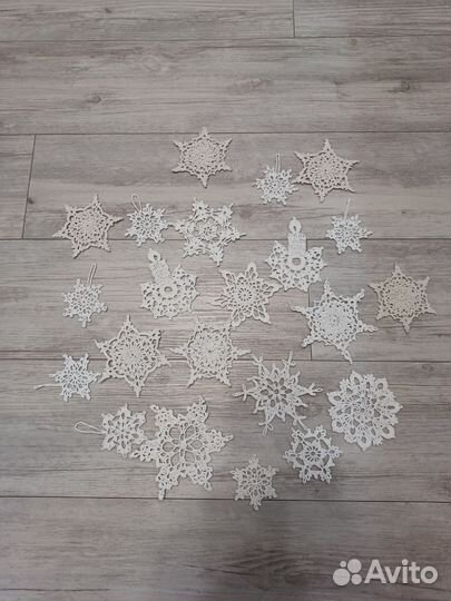 Снежинки вязаные, ручная работа