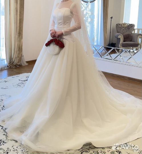 Свадебное платье и фата