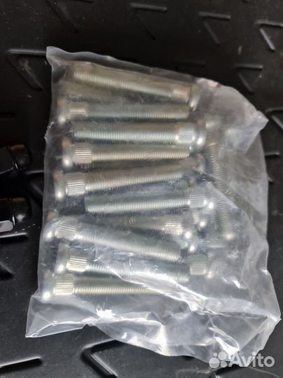 Шпильки колесные