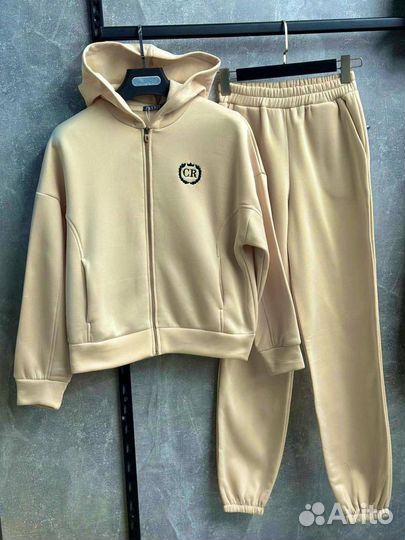 Спортивный костюм женский