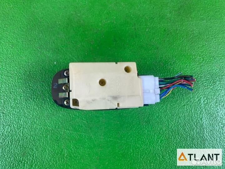 Пульт стеклоподъемника передняя правая toyota esti