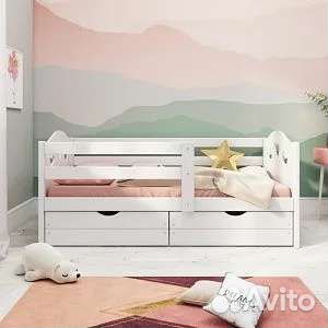 Детская подростковая кроватка с бортиками
