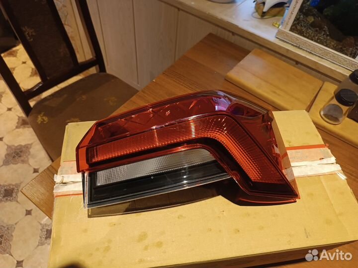 Фонарь задний правый skoda rapid 2