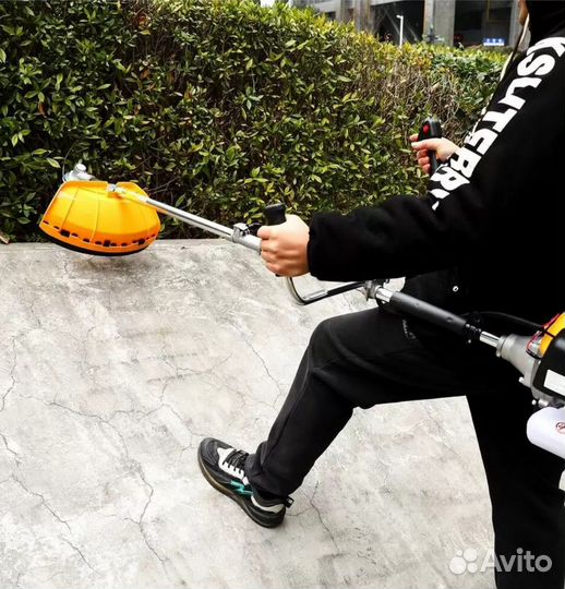 Триммер бензиновый Новый