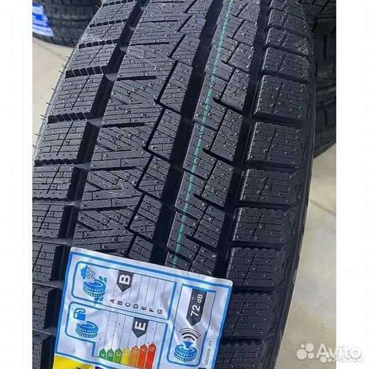 Kapsen SnowShoes AW33 225/45 R18