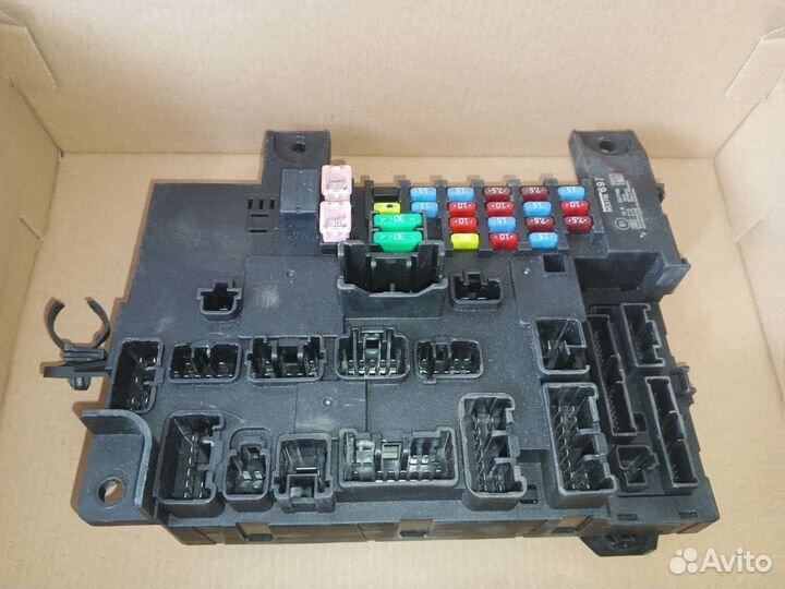 Блок предохранителей Mitsubishi Outlander 3