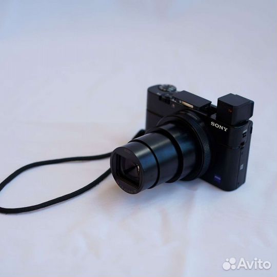 Компактная камера Sony RX100vi