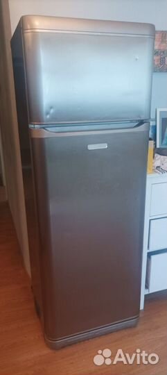 Холодильник бу ariston