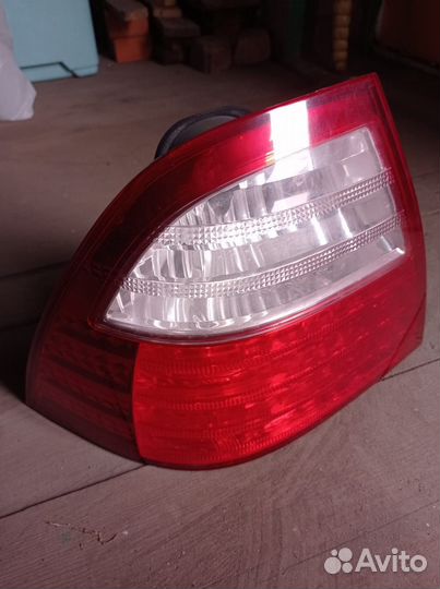 Фонарь левый на Toyota Corolla