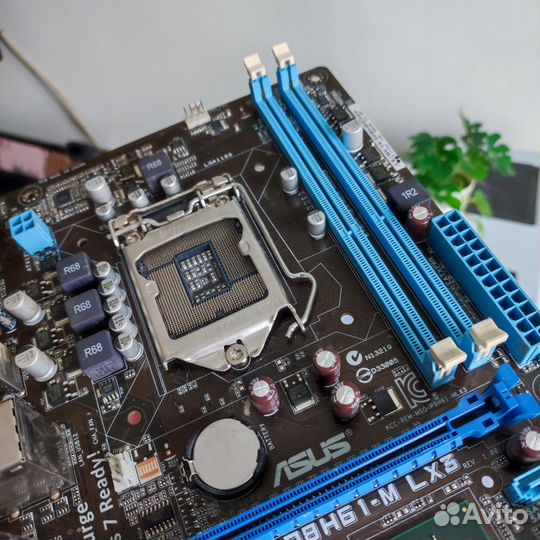 Материнская плата на 1155 сокете, H61