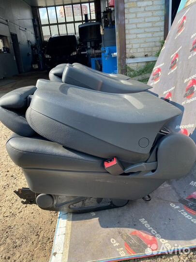 Задний ряд сидений 2+1 Viano w639. Япония