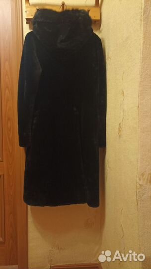 Шуба мутоновая с капюшоном размер 50