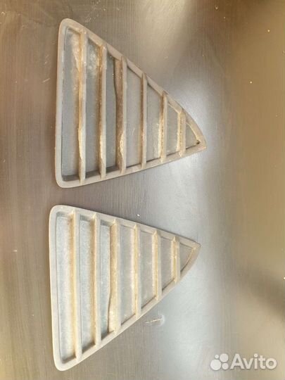 Заглушки треугольные в бампер ford focus 3