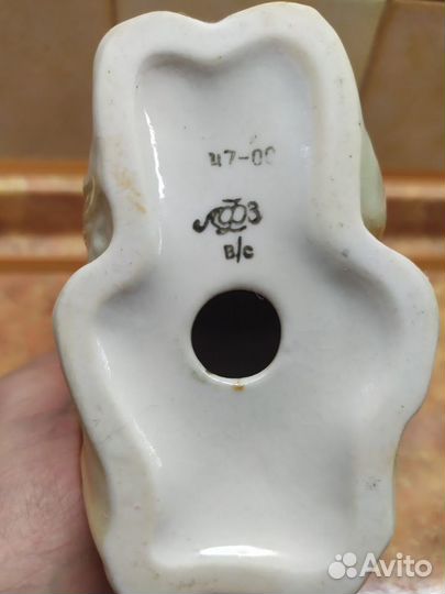 Фигурка Пекинес из фарфора