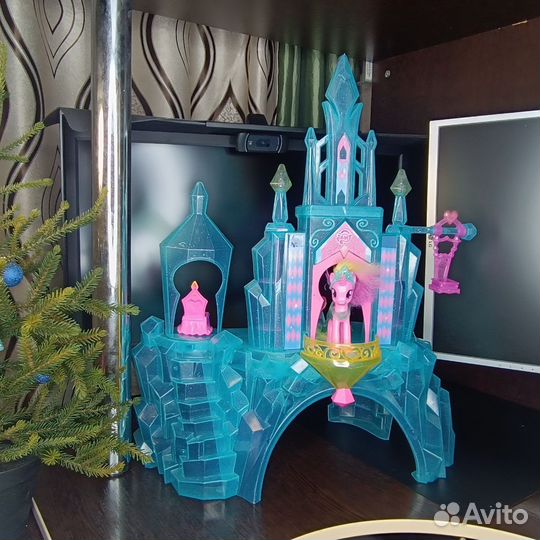 My little pony кристальный замок принцессы Каденс