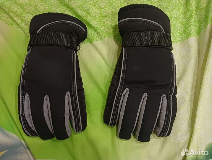 Горнолыжные перчатки