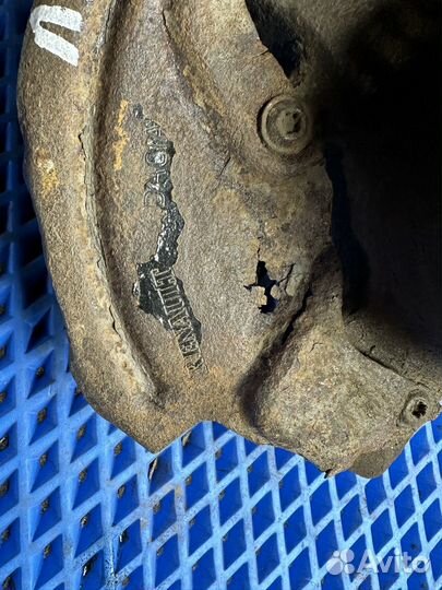 Поворотный кулак передний правый Лада Ларгус