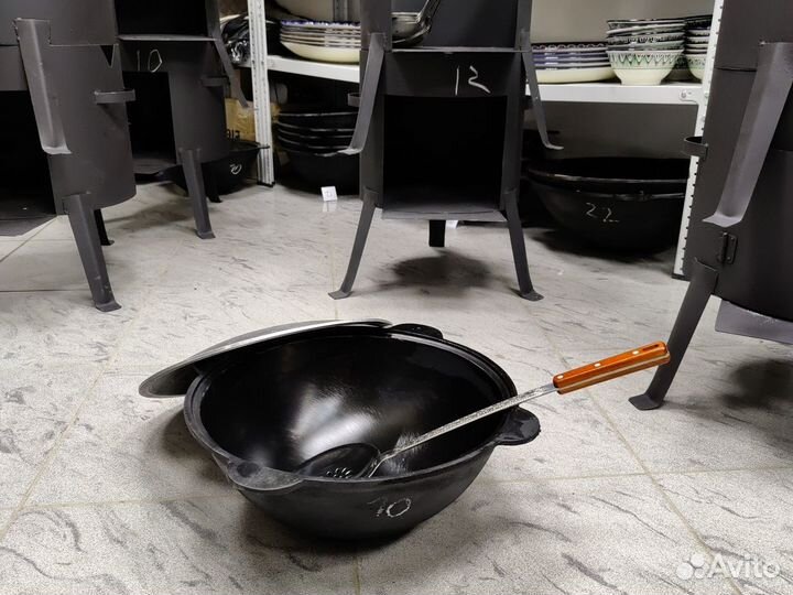 Казан чугунный 10 л и специи