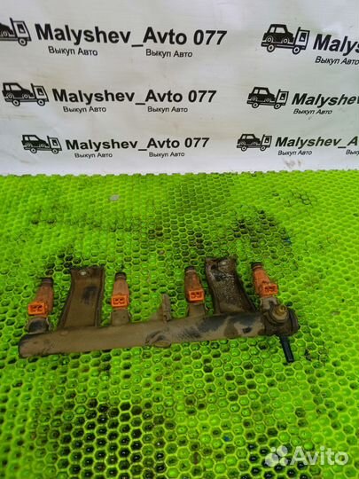 Топливная рампа всборе с форсунками Peugeot 307