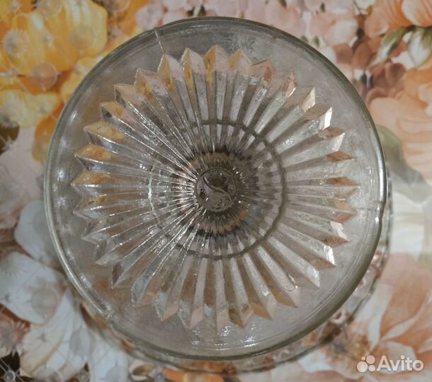 Старинная ваза для фруктов