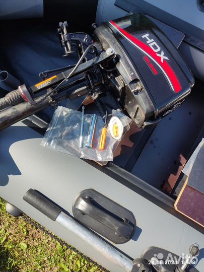 Лодка с мотором