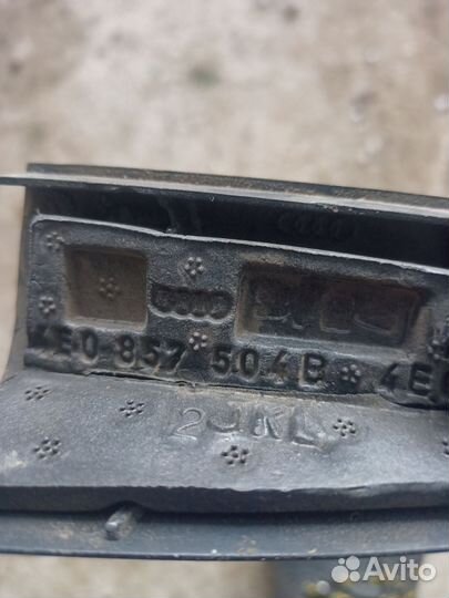 Накладка зеркала правая audi A8 D3