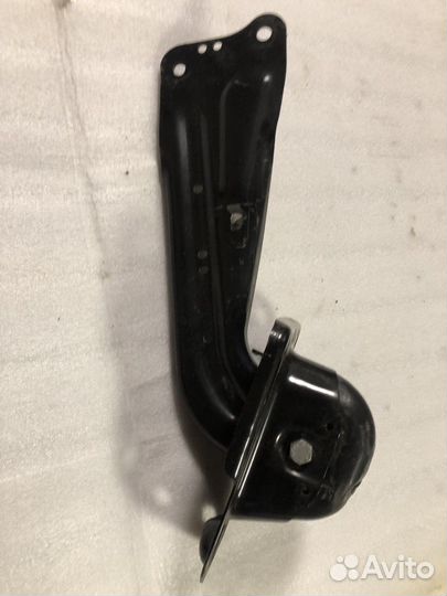 Volkswagen Tiguan 2 рычаг задний продольный