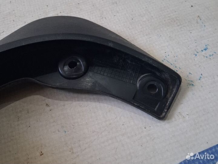 Задний левый брызговик Kia Picanto 2 TA